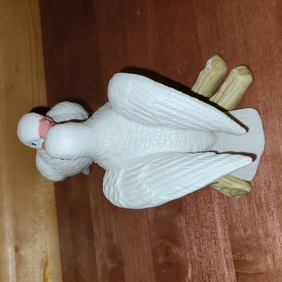 Vintage PR Lovebirds Doves Sea Gulls or Pigeons on Driftwood Branch with Flowers - Picture 4 of 10